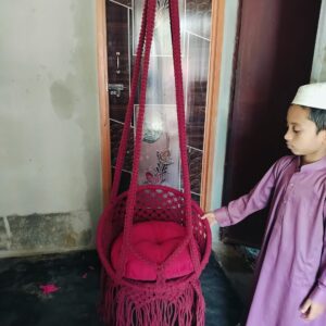 খয়েরি কালার  ১৮ ইঞ্চি দোলনা  সাথে  ২টা বালিশ