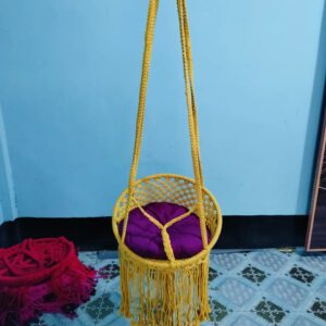 হলুদ কালার  ১৮ ইঞ্চি দোলনা  সাথে  ২টা বালিশ